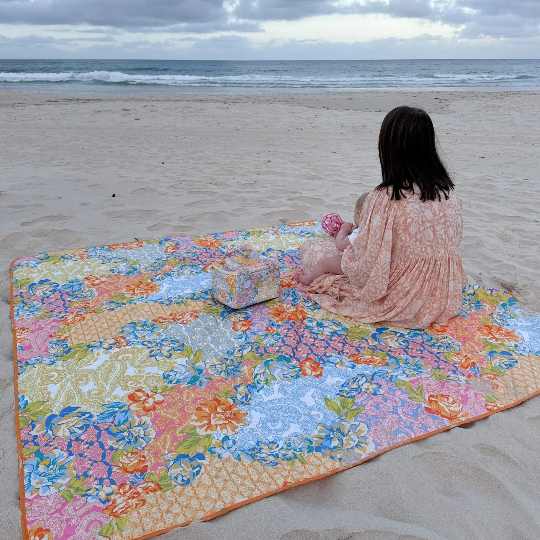Gardenia Waterproof Picnic Rug - Image 5