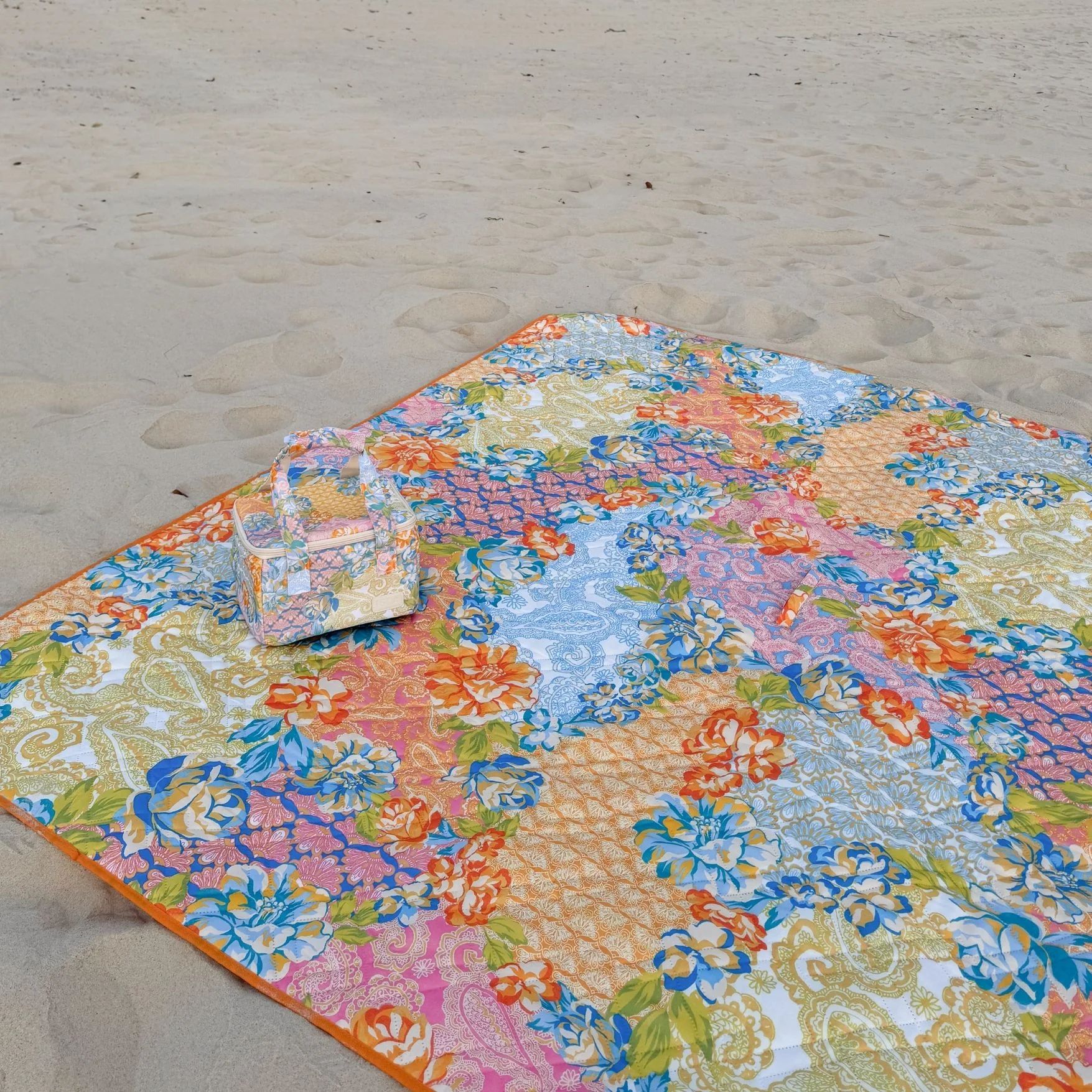 Gardenia Waterproof Picnic Rug - Image 6